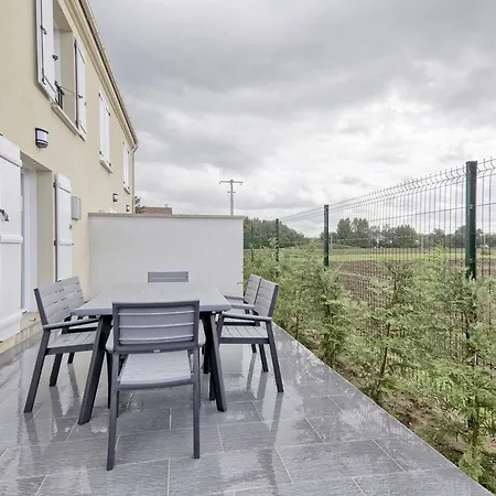 Holiday home Des Parcs Villeneuve-Saint-Denis